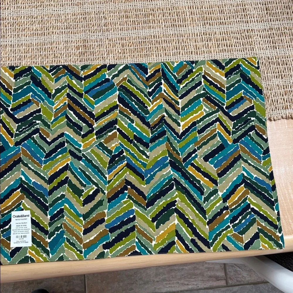 Crate & Barrel 8 Mateo Placemat Multicolor Chevron Design